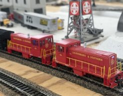 DICK HANNA'S LAURENBURG AND SOUTHERN GE 70 TONNERS. Painted and decaled with Modern Rails Decals.